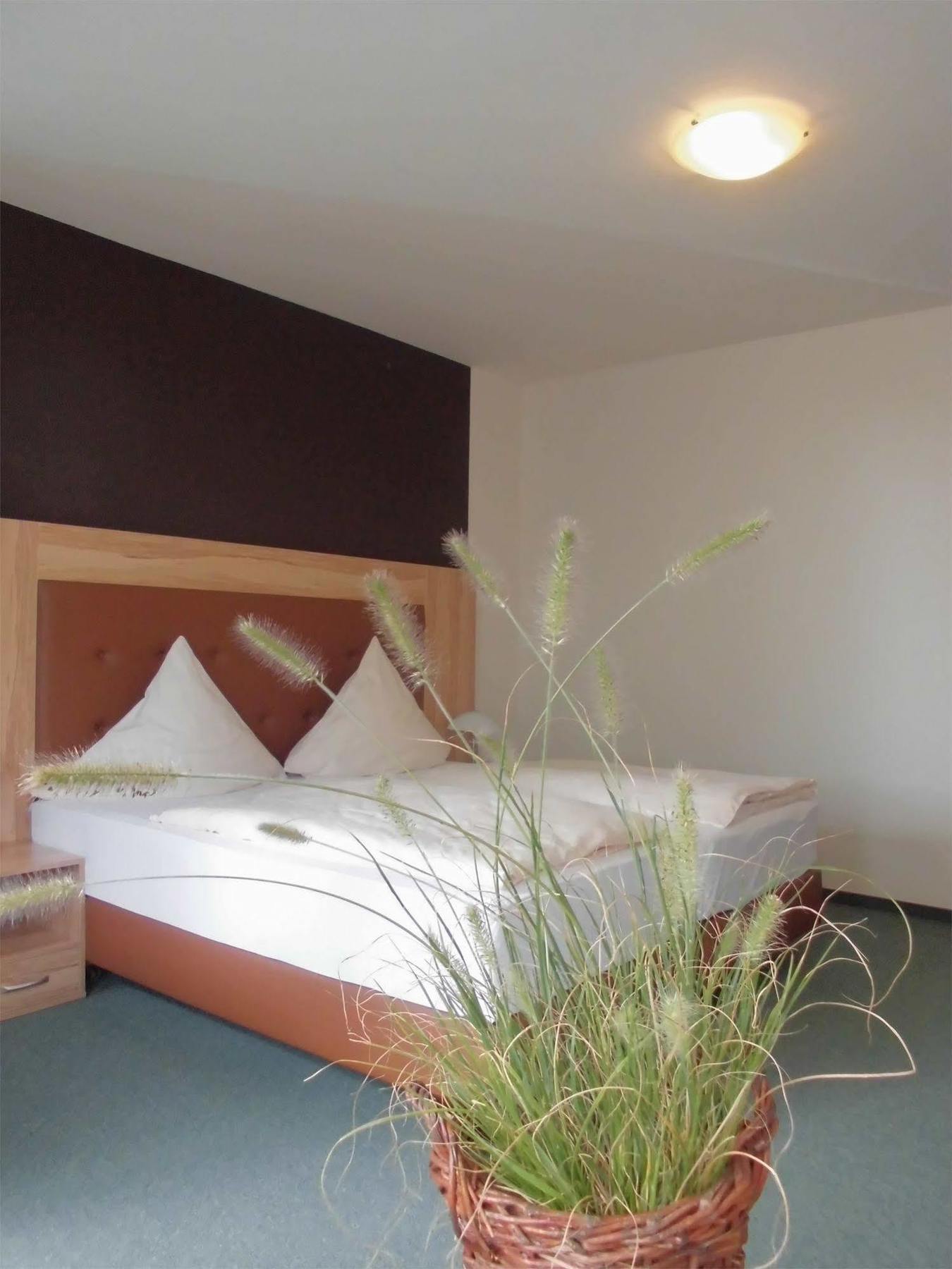 Hotel Roeb نيدغن المظهر الخارجي الصورة